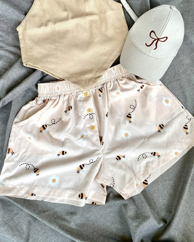 شورتک زنبور بابونه